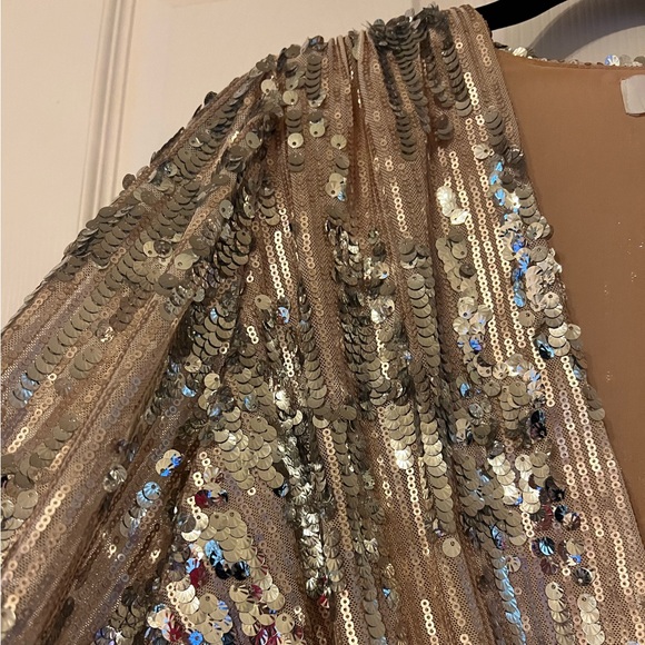 Show stopping sequined top! - Picture 2 of 5